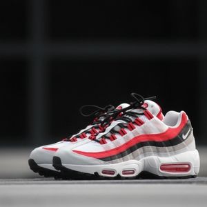 Nike Air Max 95 Essential